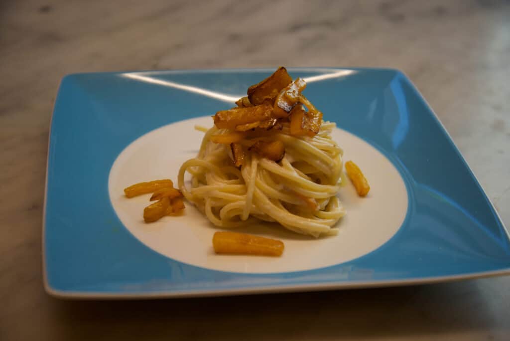 spaghetti-con-zucca-e-crema-di-pecorino